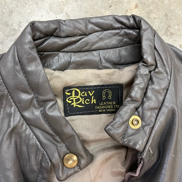 Vintage dav rich grey leather jacket with shoulder pleat detail, size M/L - Picture 4 of 4